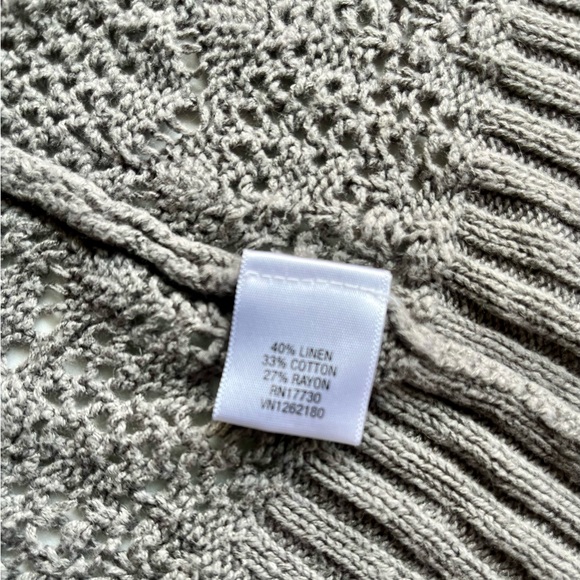 Merona Light Gray Crocheted Short Sleeve Women's Cowl Neck Sweater - Size Small - Picture 6 of 7